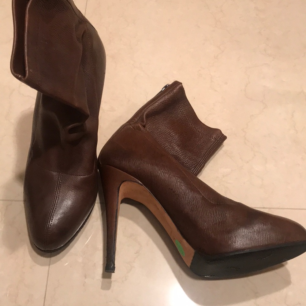Brian Atwood brown leather hidden platform boots